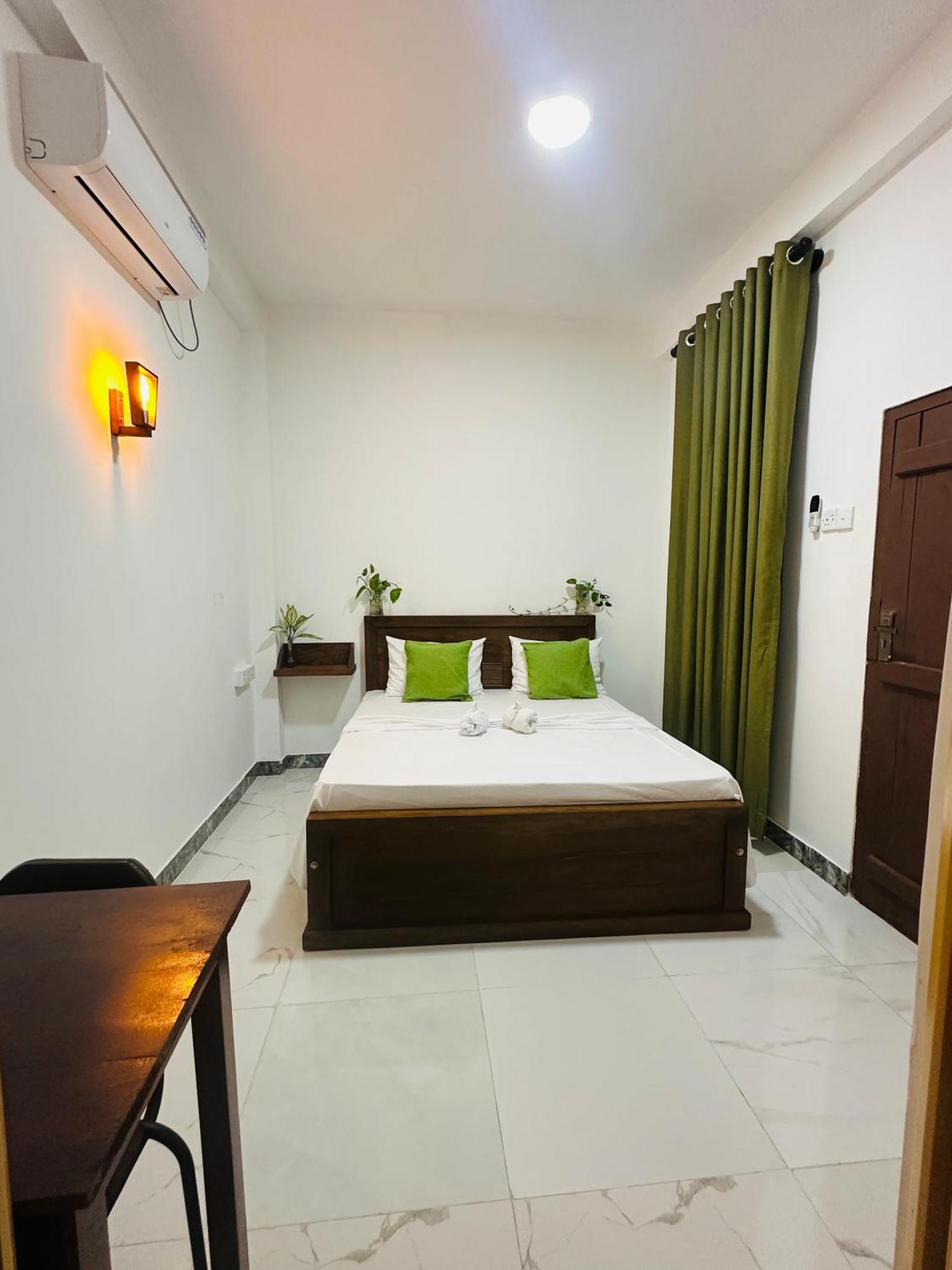 Jaya Villa - Near Airport Негомбо Екстериор снимка