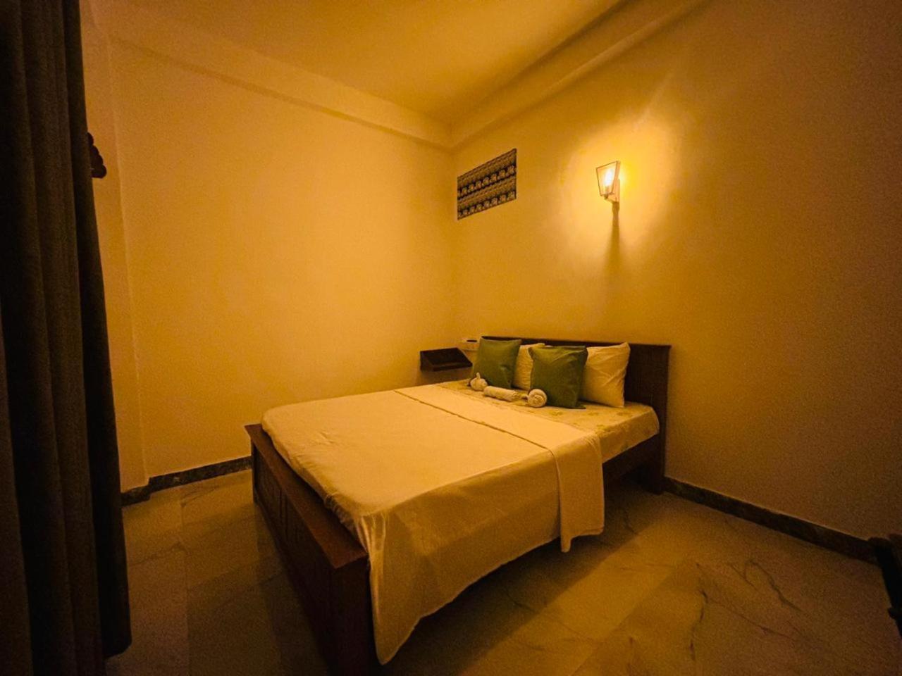 Jaya Villa - Near Airport Негомбо Екстериор снимка