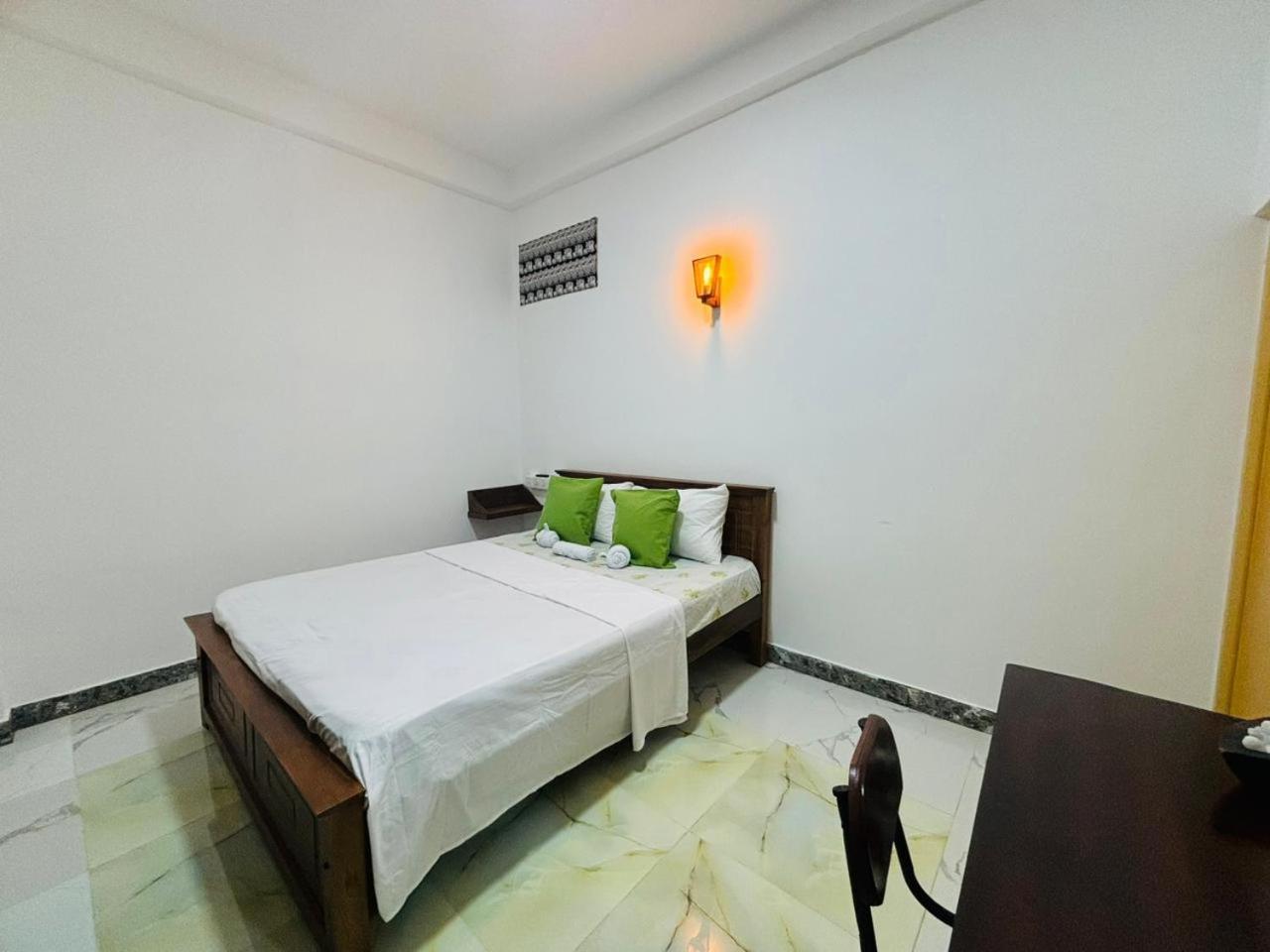 Jaya Villa - Near Airport Негомбо Екстериор снимка
