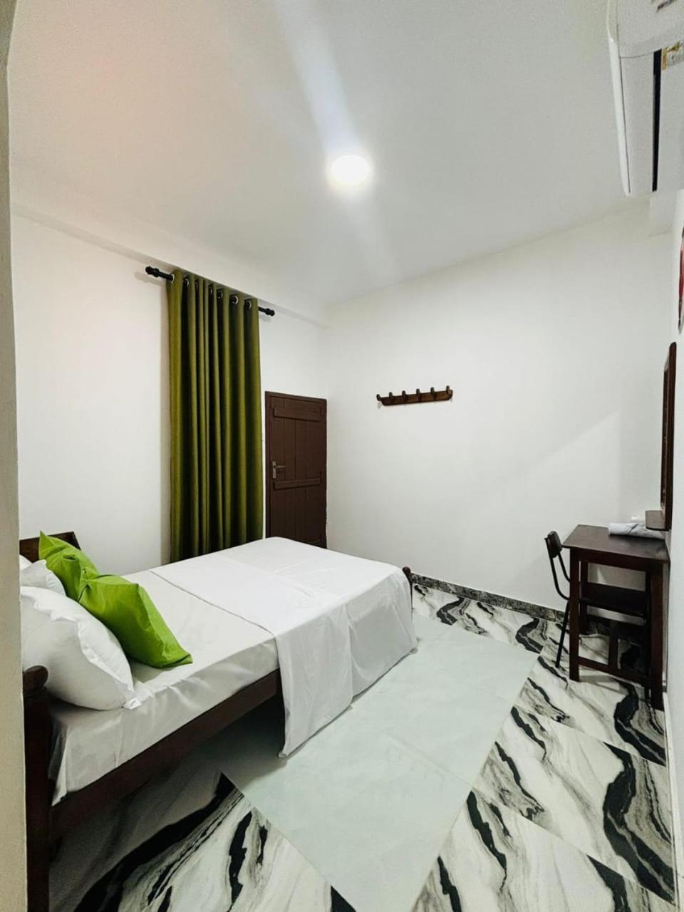 Jaya Villa - Near Airport Негомбо Екстериор снимка