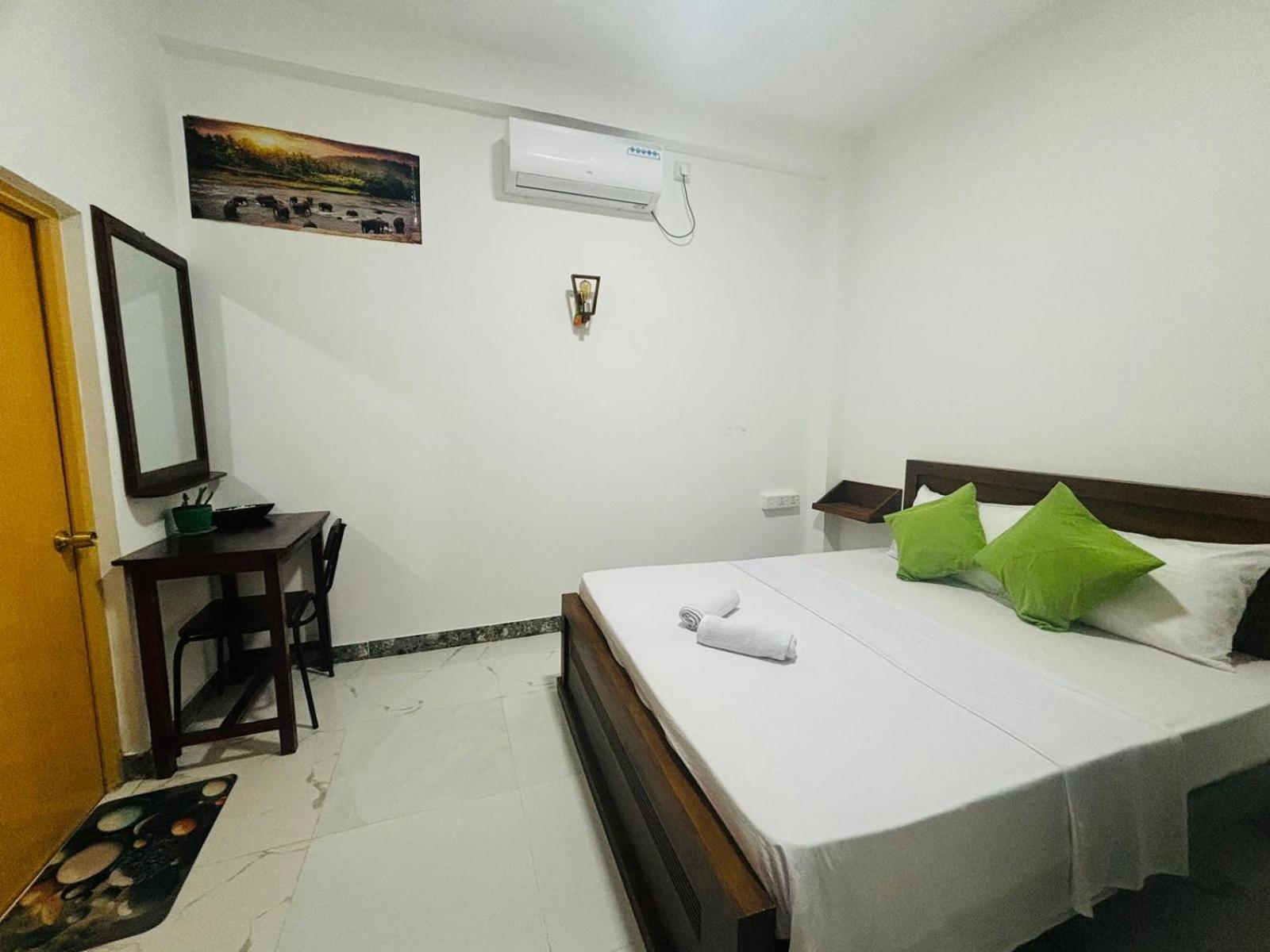 Jaya Villa - Near Airport Негомбо Екстериор снимка