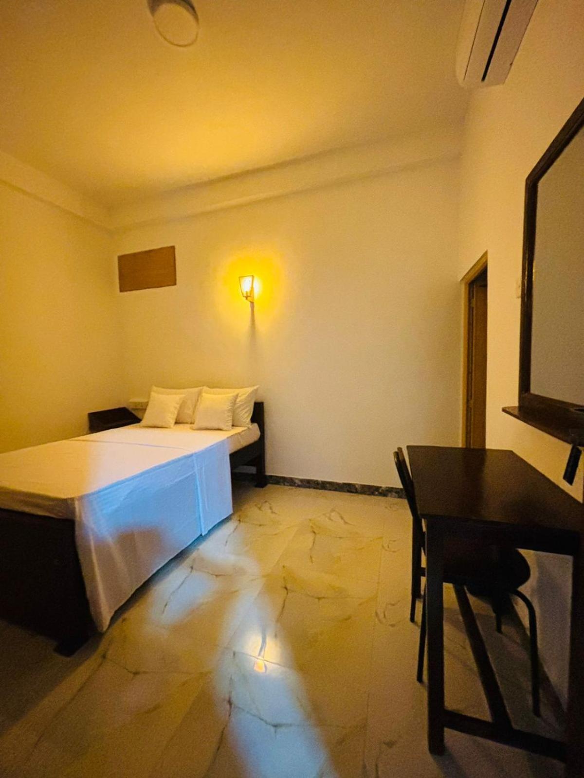 Jaya Villa - Near Airport Негомбо Екстериор снимка