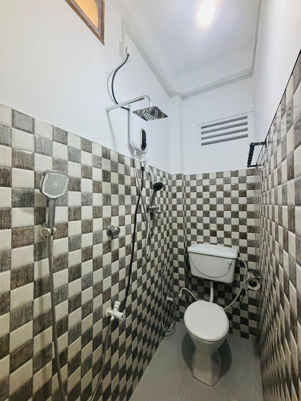 Jaya Villa - Near Airport Негомбо Екстериор снимка