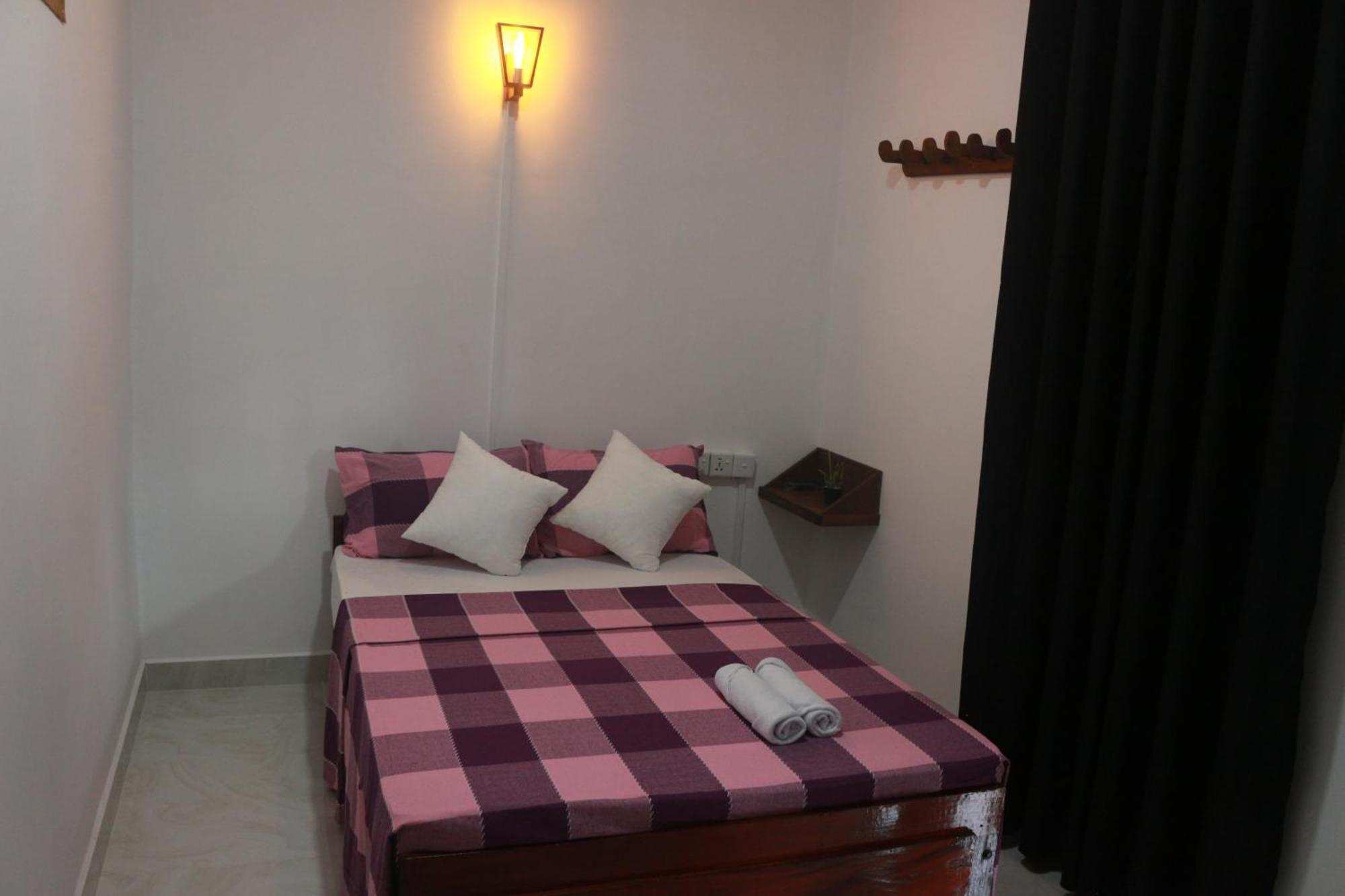 Jaya Villa - Near Airport Негомбо Екстериор снимка